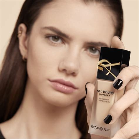 yves saint laurent all hours foundation mn7